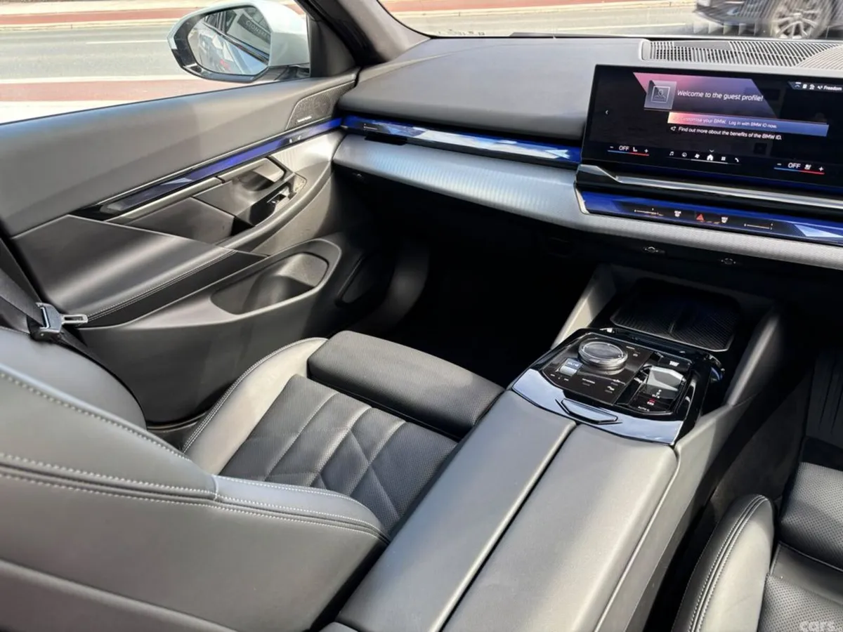 BMW 5-Series Estate, Petrol Plug-in Hybrid, 2025, Grey