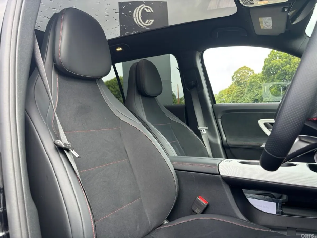 Mercedes-Benz GLB Estate, Electric, 2026, Black