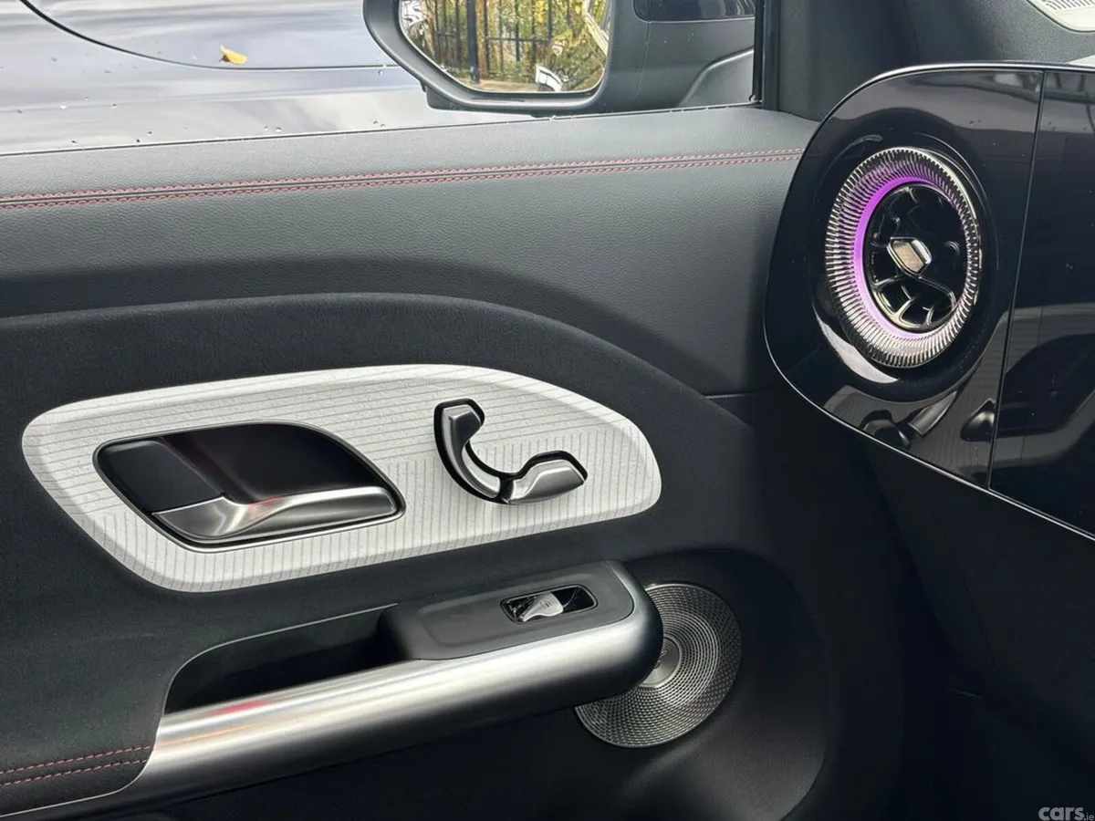 Mercedes-Benz GLB Estate, Electric, 2026, Black