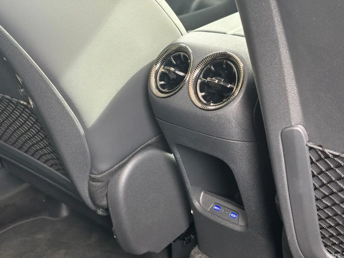 Mercedes-Benz GLB Estate, Electric, 2026, Black