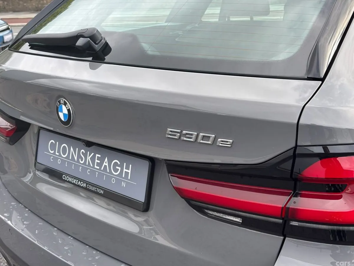 BMW 5-Series Estate, Petrol Plug-in Hybrid, 2021, Grey