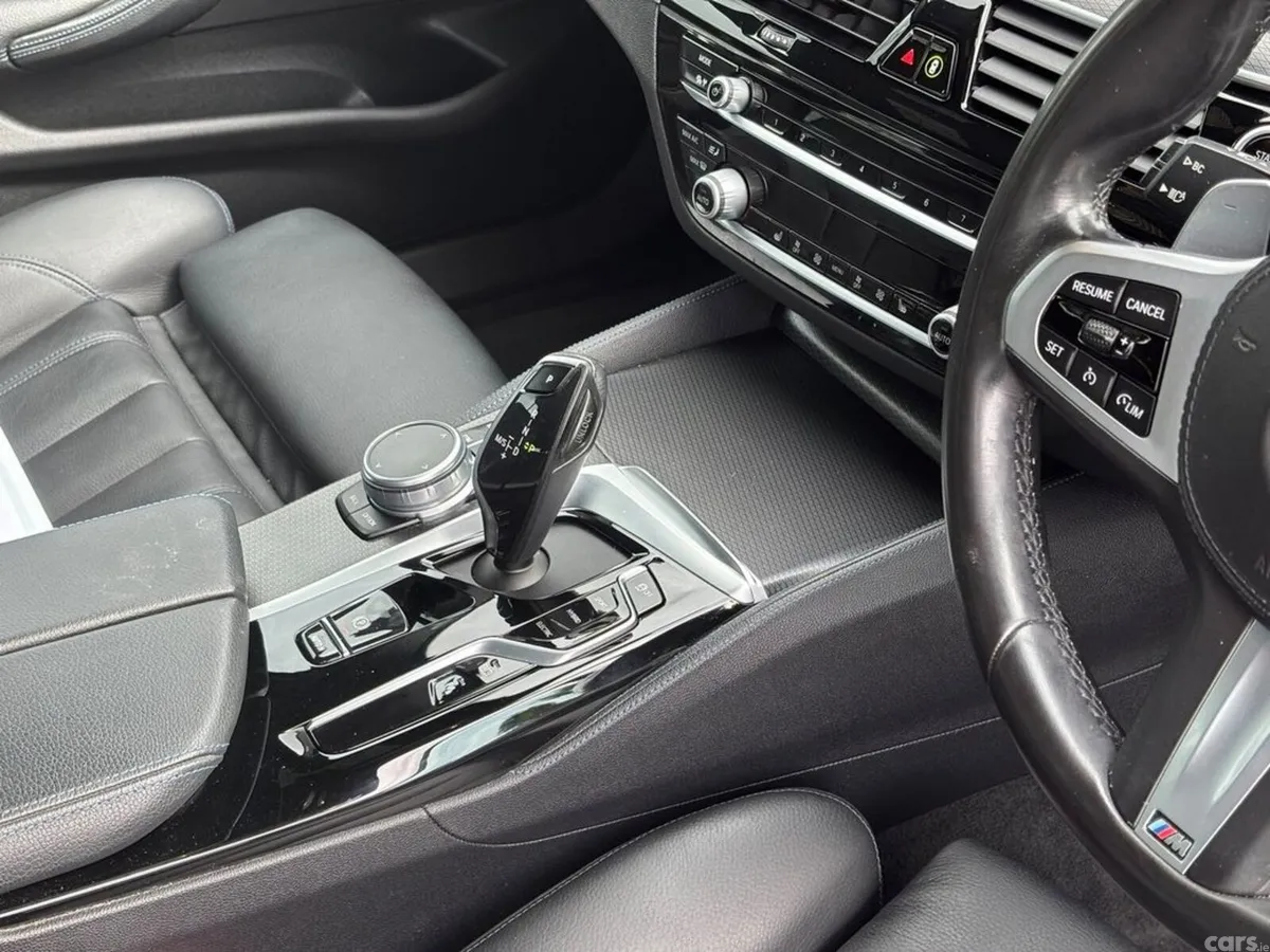 BMW 5-Series Estate, Petrol Plug-in Hybrid, 2021, Grey