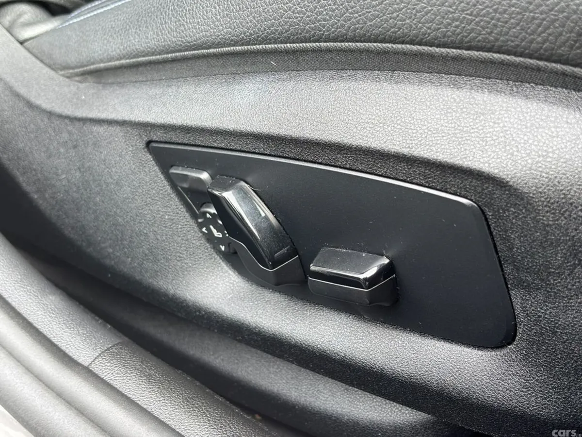 BMW 5-Series Estate, Petrol Plug-in Hybrid, 2021, Grey