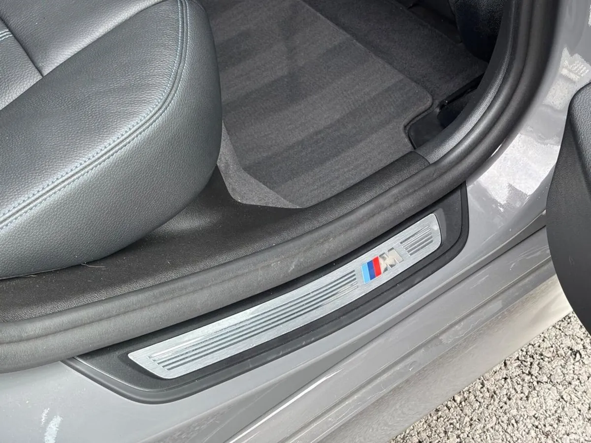 BMW 5-Series Estate, Petrol Plug-in Hybrid, 2021, Grey