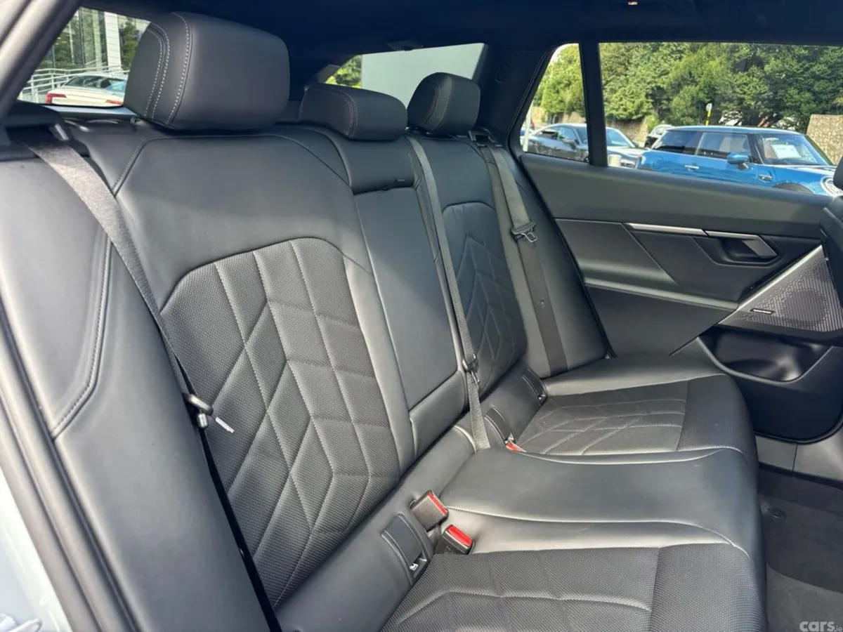 BMW 5-Series Estate, Petrol Plug-in Hybrid, 2025, Grey