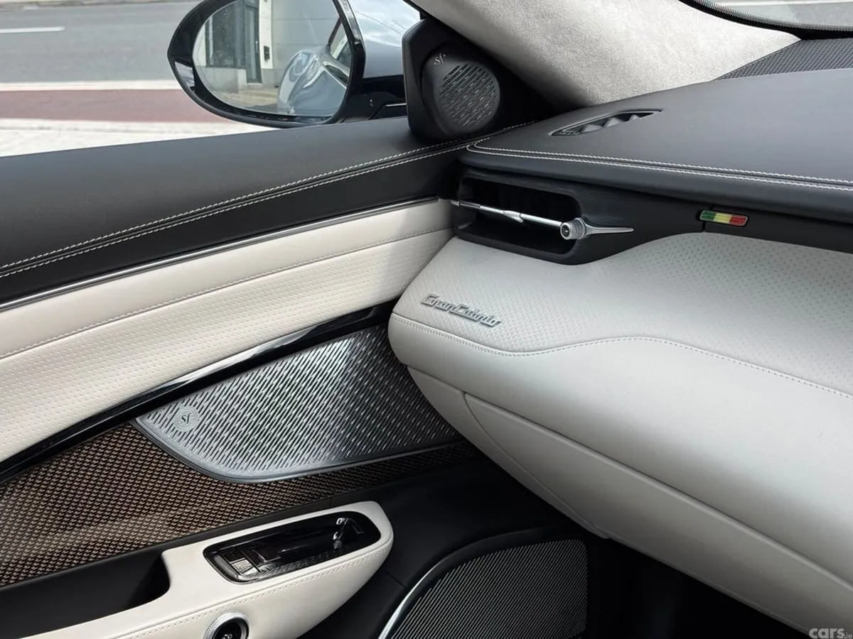 Maserati Other Convertible, Electric, 2024, Grey