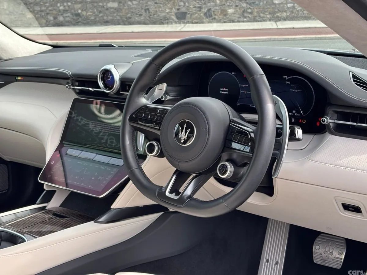 Maserati Other Convertible, Electric, 2024, Grey