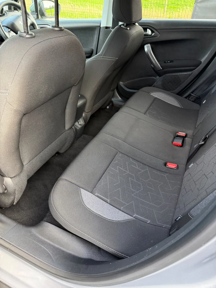 Peugeot 2008 Estate, Petrol, 2019, Grey