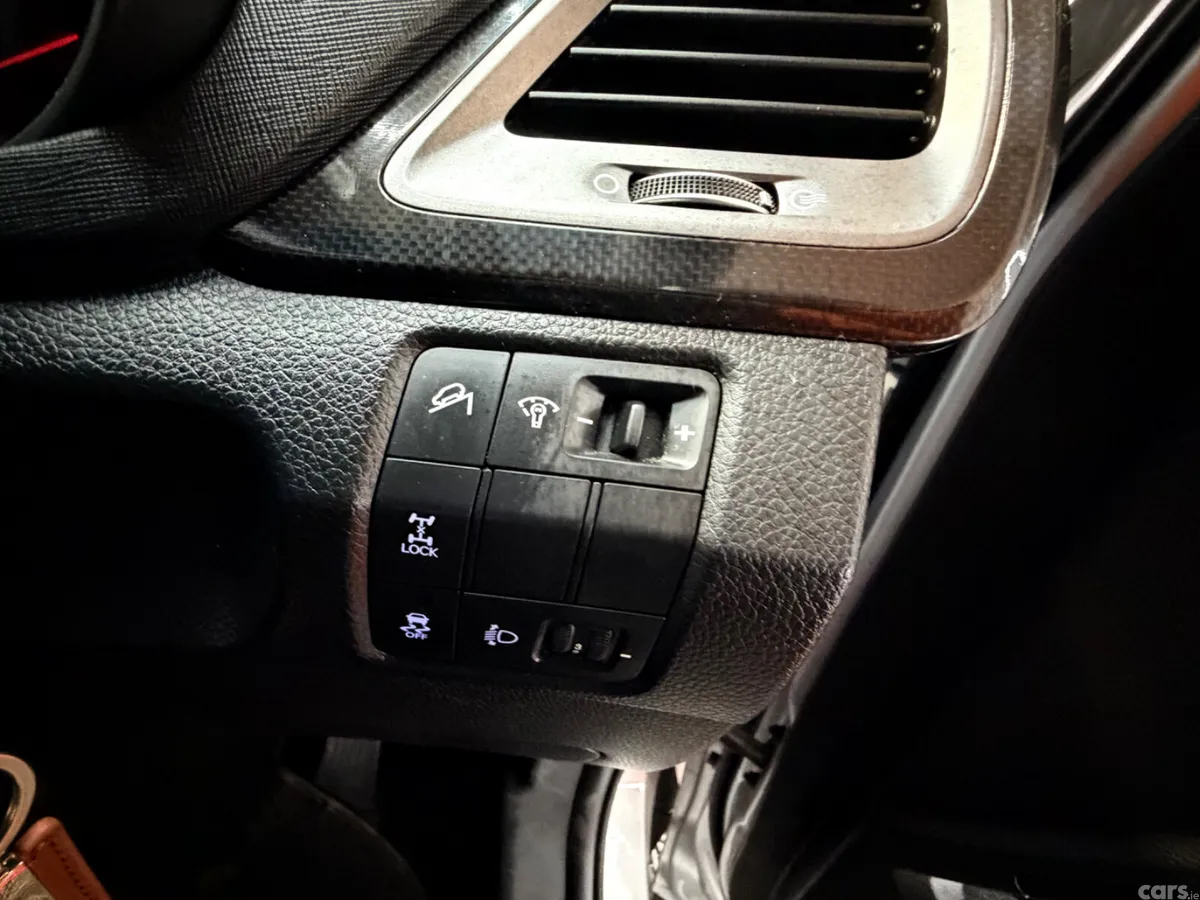 Hyundai Santa Fe SUV, Diesel, 2013, Silver