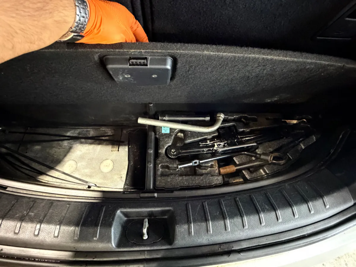 Hyundai Santa Fe SUV, Diesel, 2013, Silver