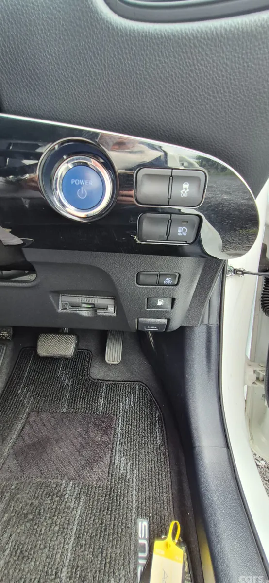 Toyota Prius Hatchback, Petrol Hybrid, 2020, White