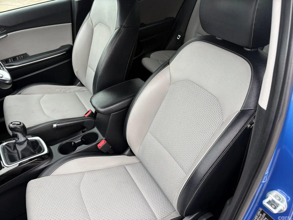 Kia Ceed Hatchback, Diesel, 2018, Blue