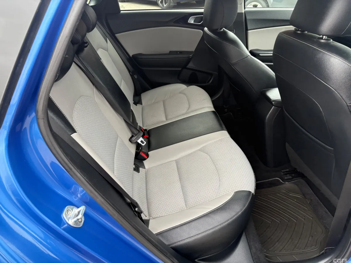 Kia Ceed Hatchback, Diesel, 2018, Blue