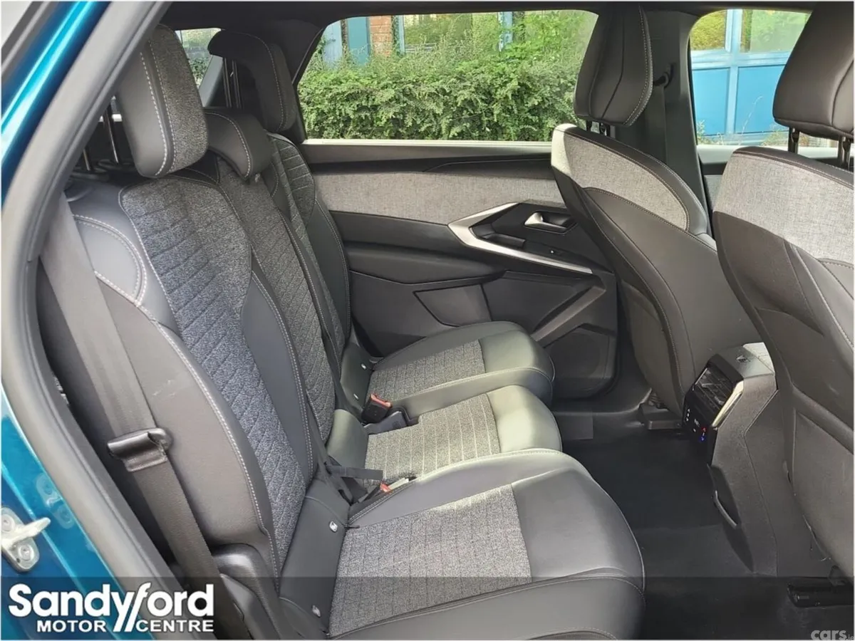 Peugeot 5008 SUV, Petrol, 2026, Blue