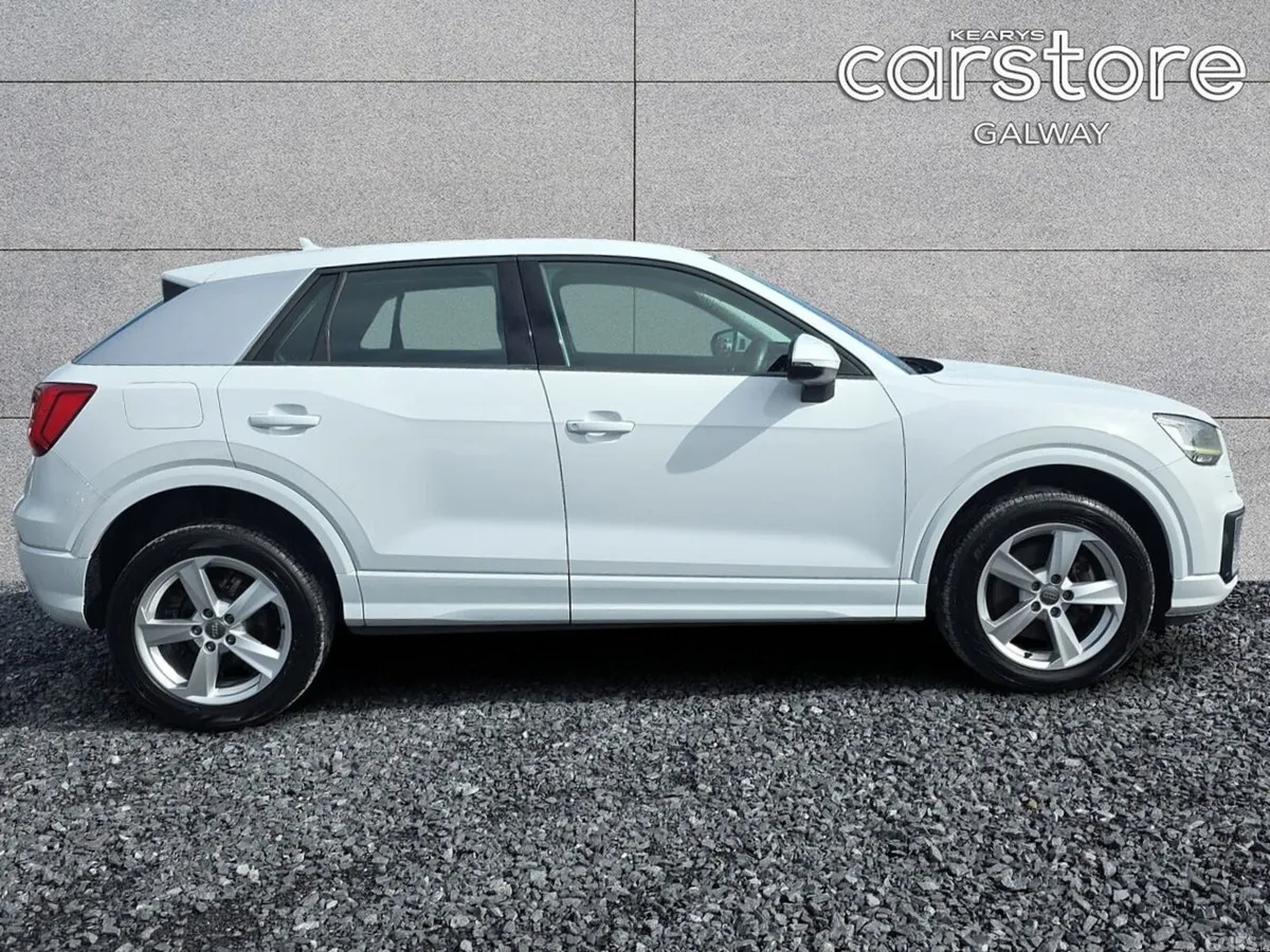 Audi Q2 Hatchback, Petrol, 2018, White