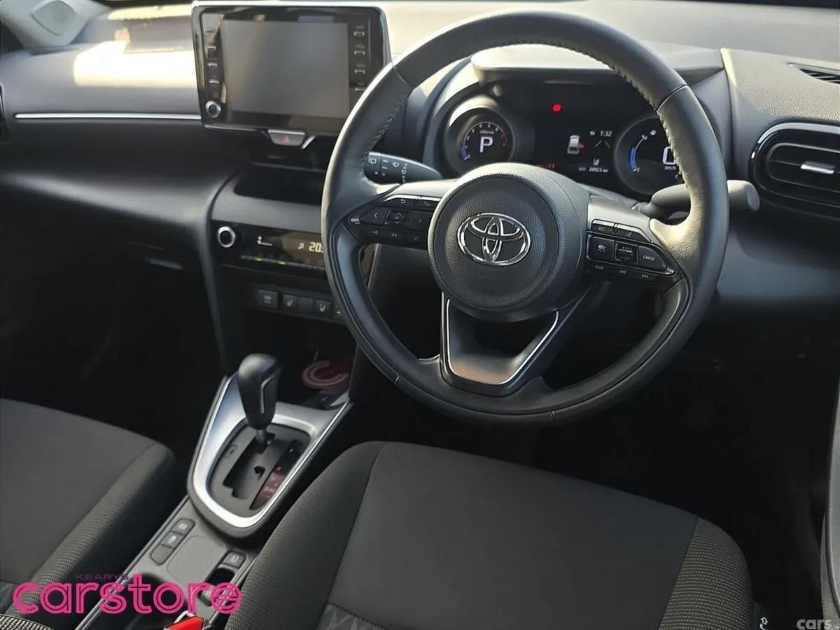 Toyota Yaris Cross Hatchback, Petrol, 2022, Red