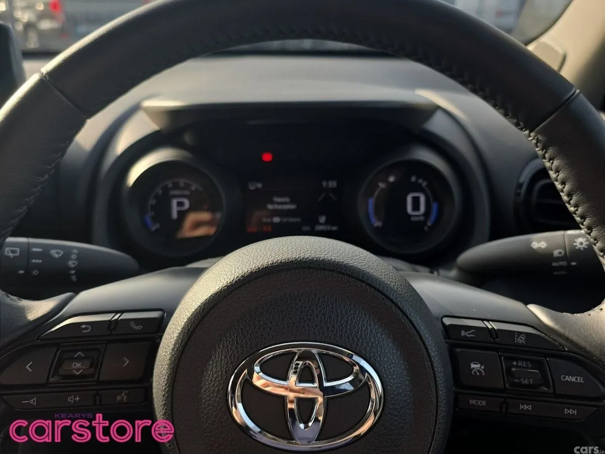 Toyota Yaris Cross Hatchback, Petrol, 2022, Red