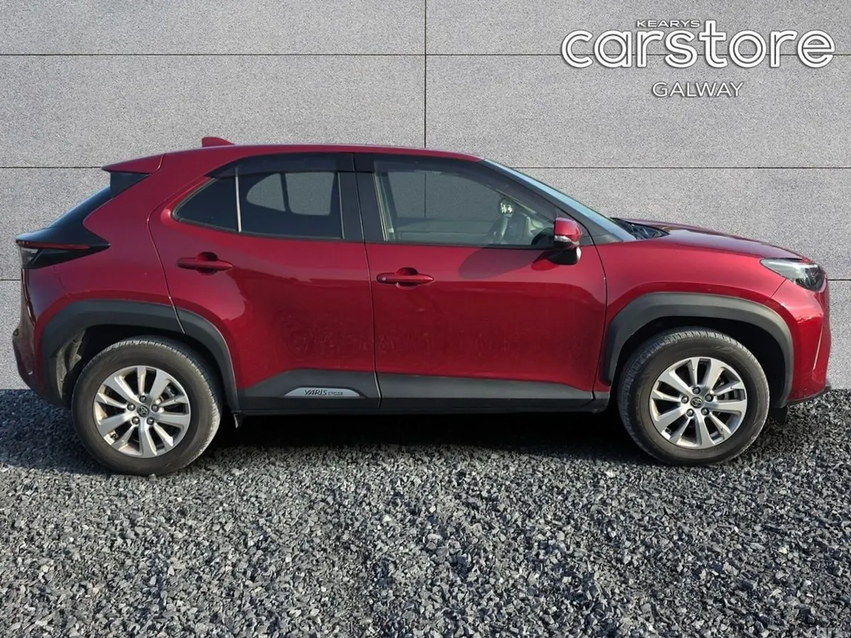 Toyota Yaris Cross Hatchback, Petrol, 2022, Red