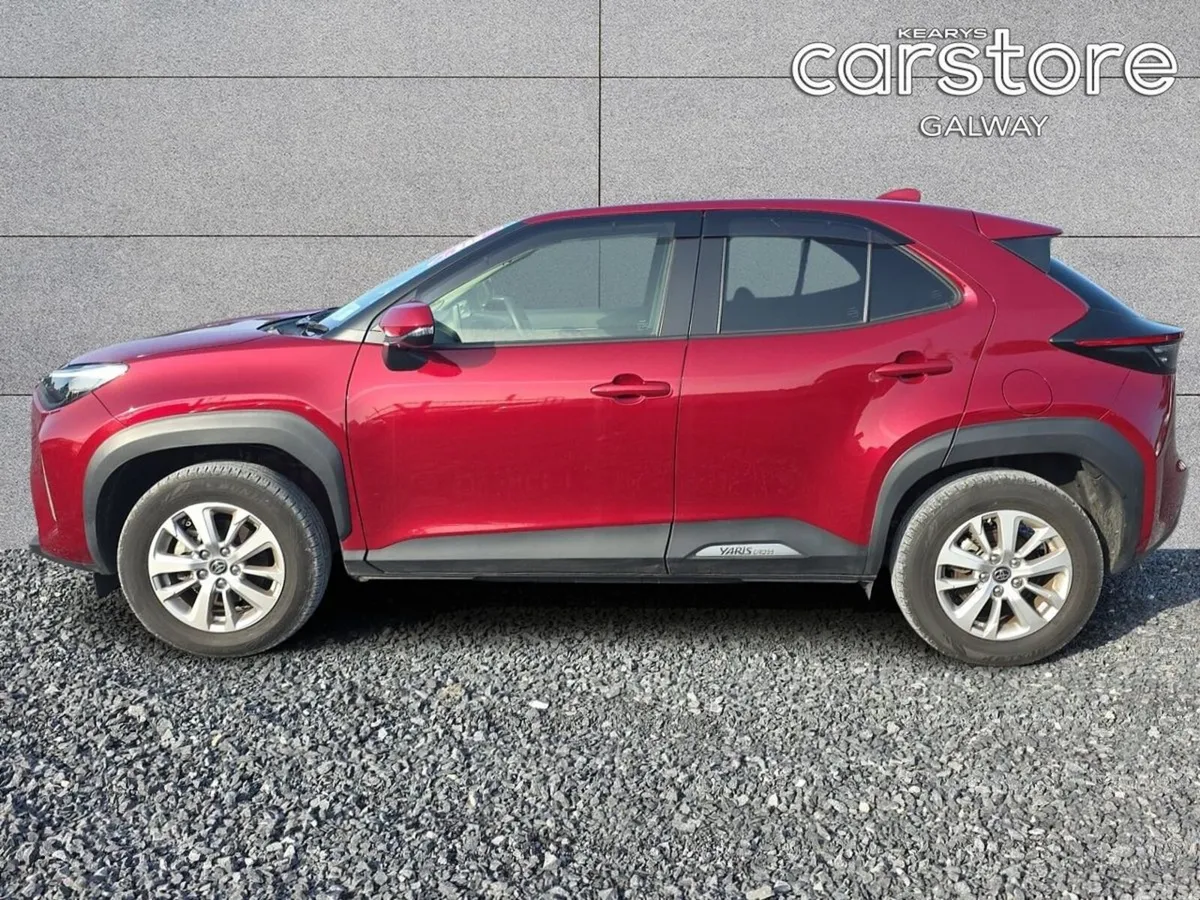 Toyota Yaris Cross Hatchback, Petrol, 2022, Red