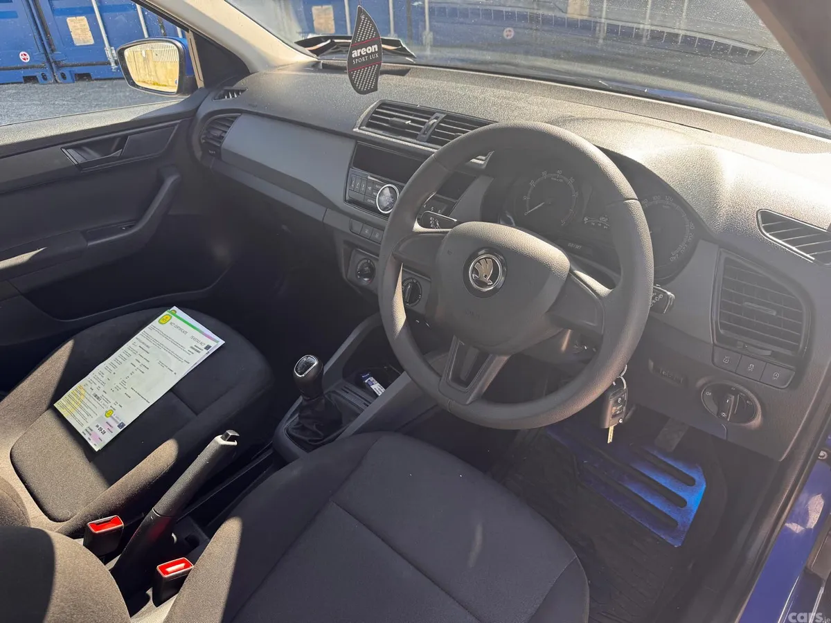 Skoda Fabia Hatchback, Petrol, 2021, Blue