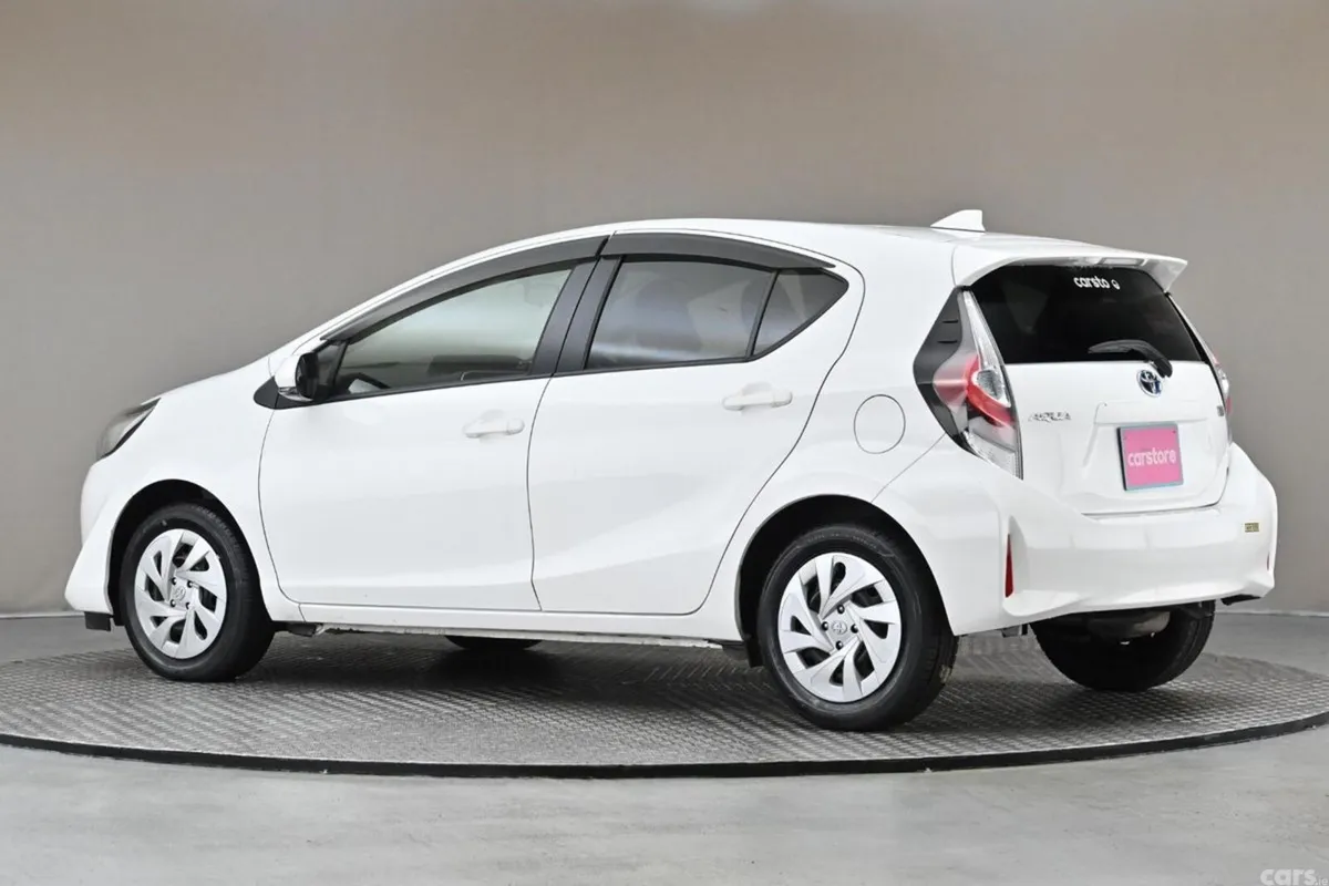 Toyota Aqua Hatchback, Petrol Hybrid, 2020, White