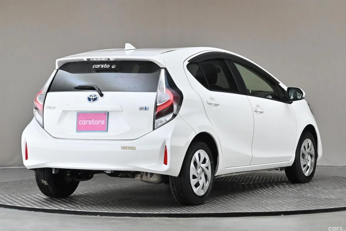 Toyota Aqua Hatchback, Petrol Hybrid, 2020, White