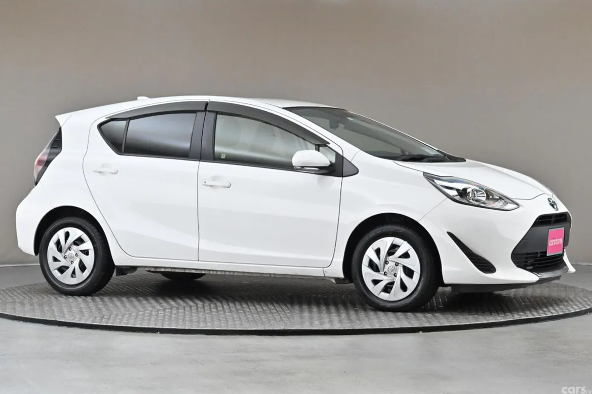 Toyota Aqua Hatchback, Petrol Hybrid, 2020, White