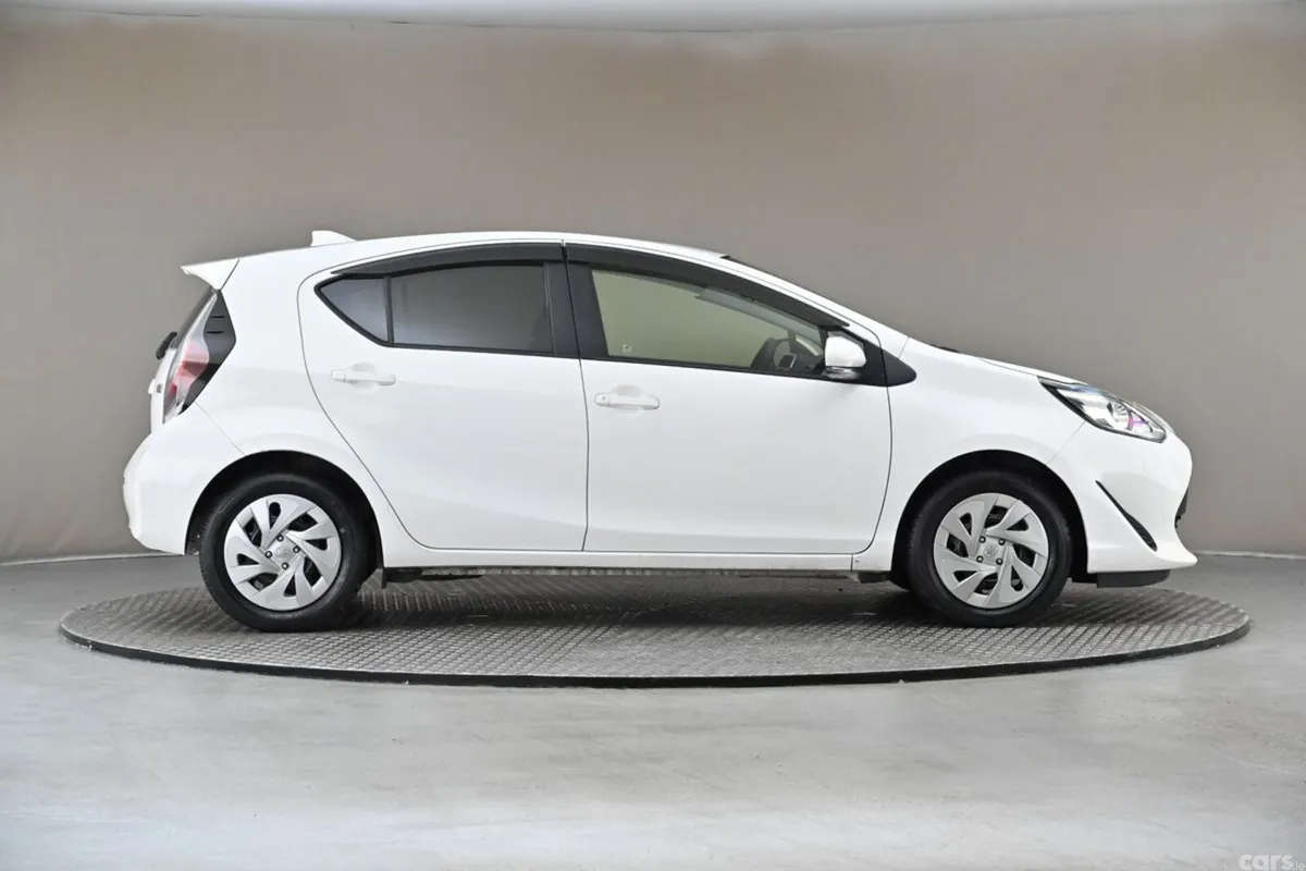 Toyota Aqua Hatchback, Petrol Hybrid, 2020, White