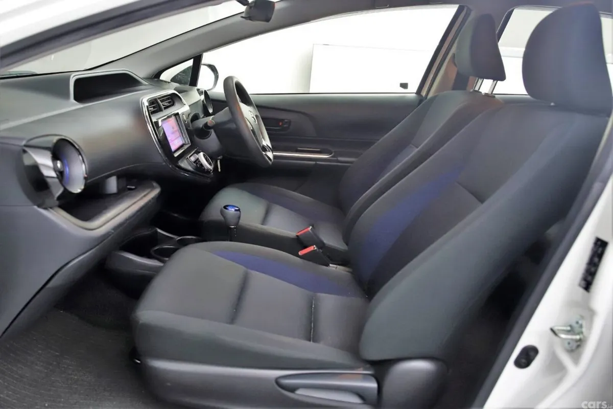 Toyota Aqua Hatchback, Petrol Hybrid, 2020, White