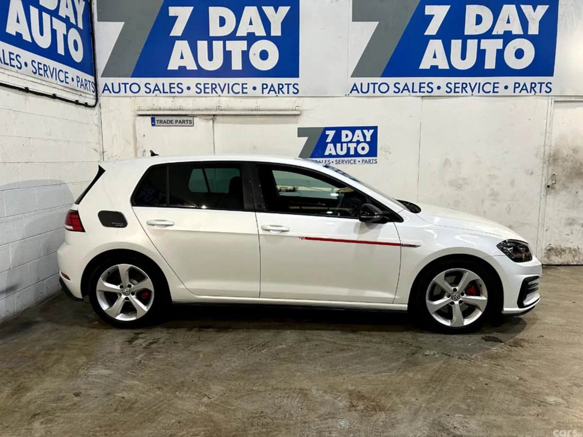 Volkswagen Golf Hatchback, Petrol, 2017, White