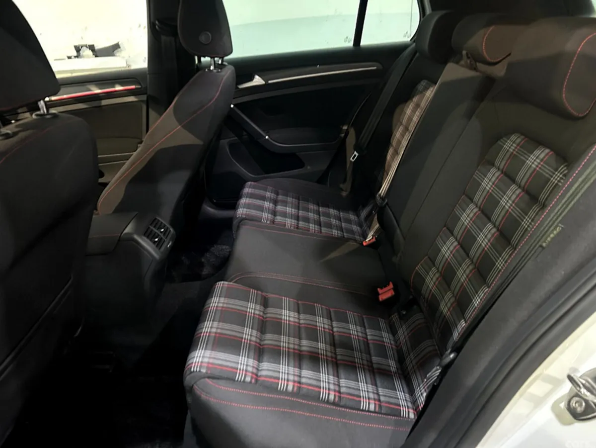 Volkswagen Golf Hatchback, Petrol, 2017, White