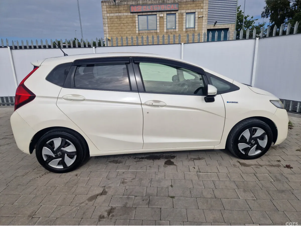 Honda Fit Hatchback, Petrol Hybrid, 2014, White