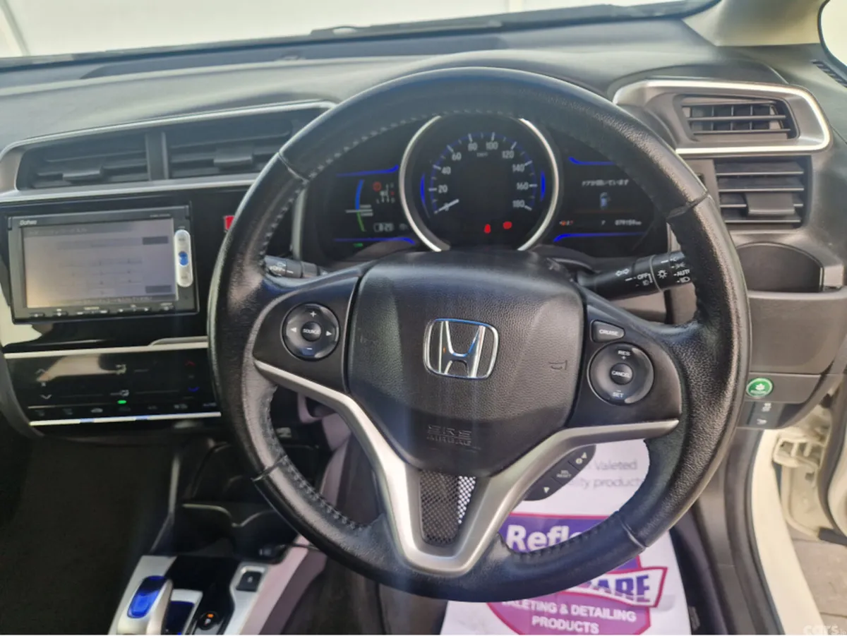 Honda Fit Hatchback, Petrol Hybrid, 2014, White