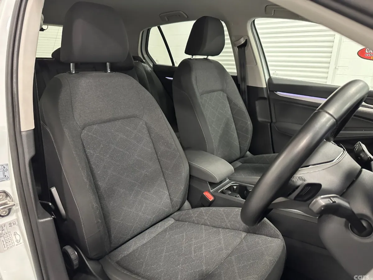 Volkswagen Golf Hatchback, Petrol, 2021, White