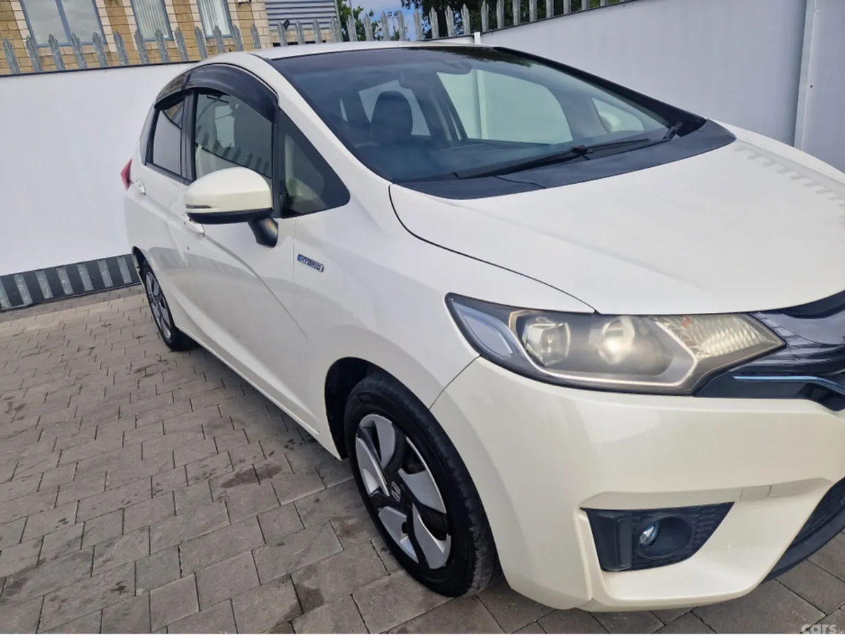 Honda Fit Hatchback, Petrol Hybrid, 2014, White