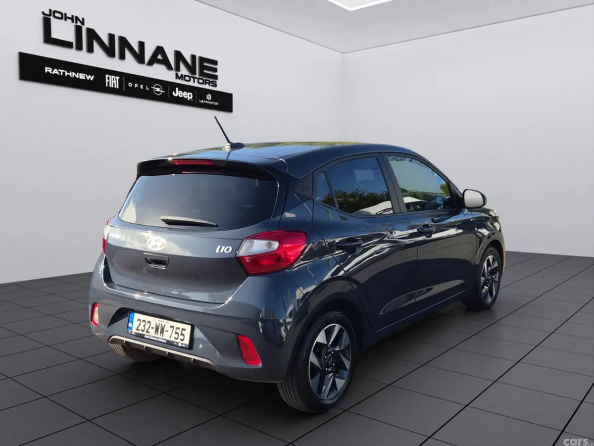 Hyundai i10 Hatchback, Petrol, 2023, Grey