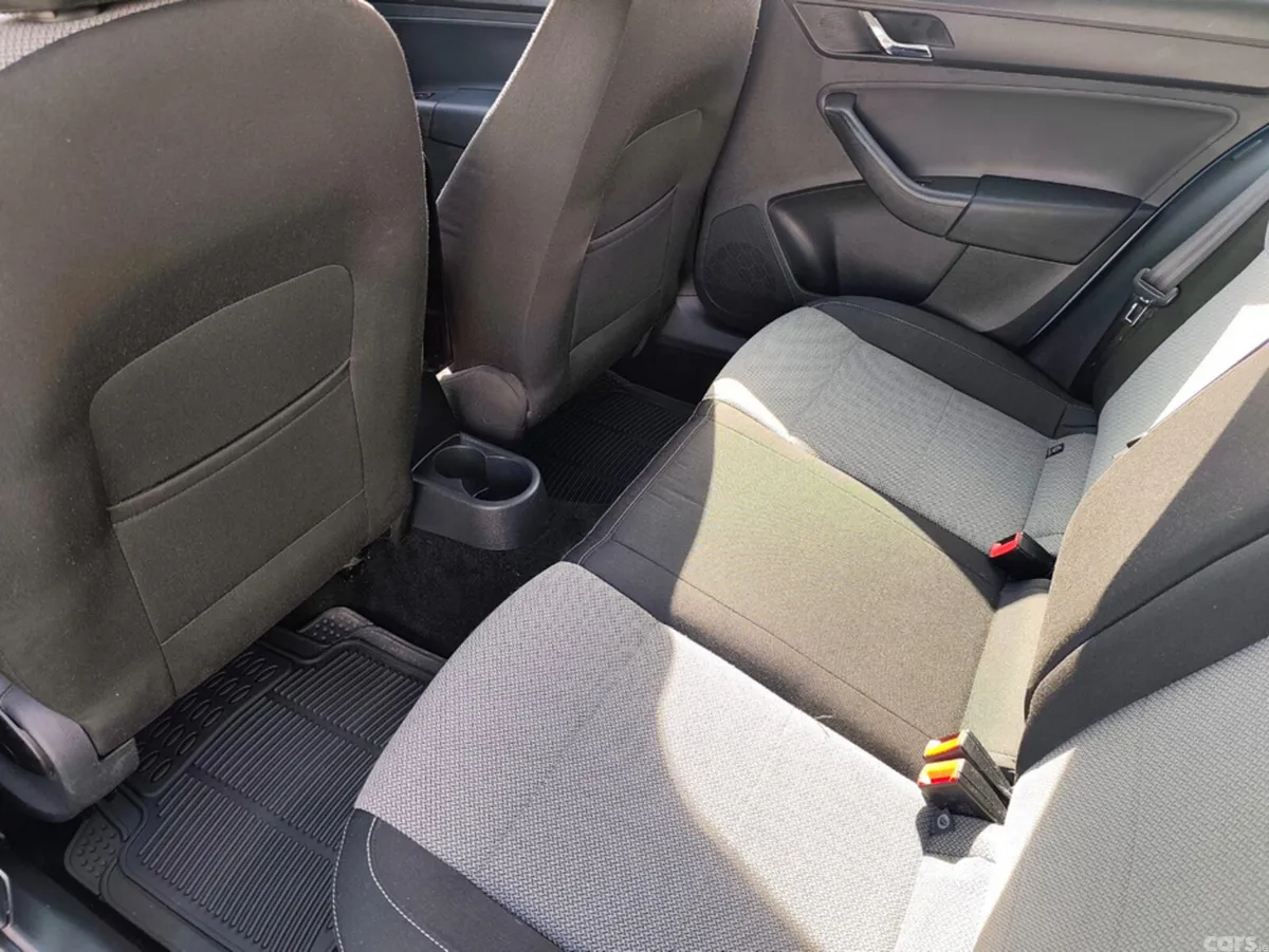 Skoda Rapid Hatchback, Diesel, 2013, Blue