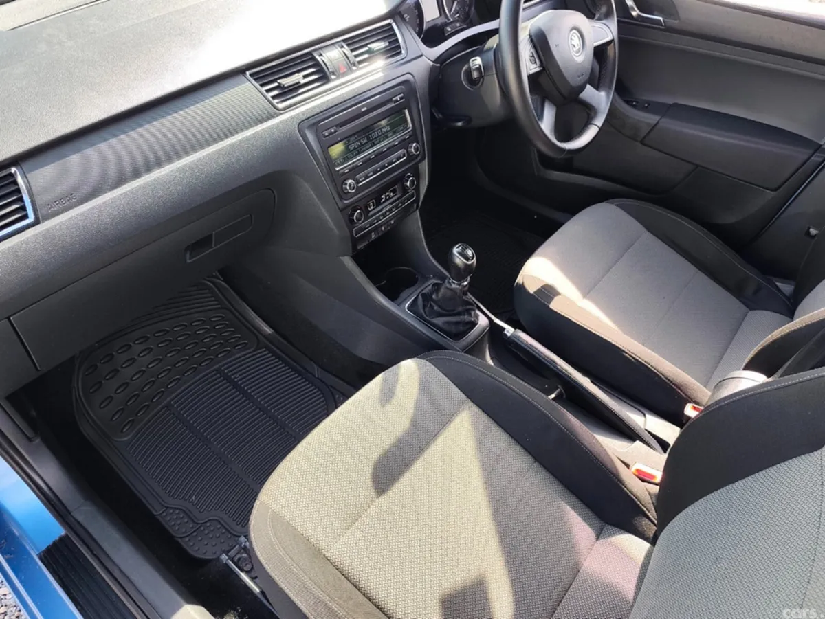 Skoda Rapid Hatchback, Diesel, 2013, Blue
