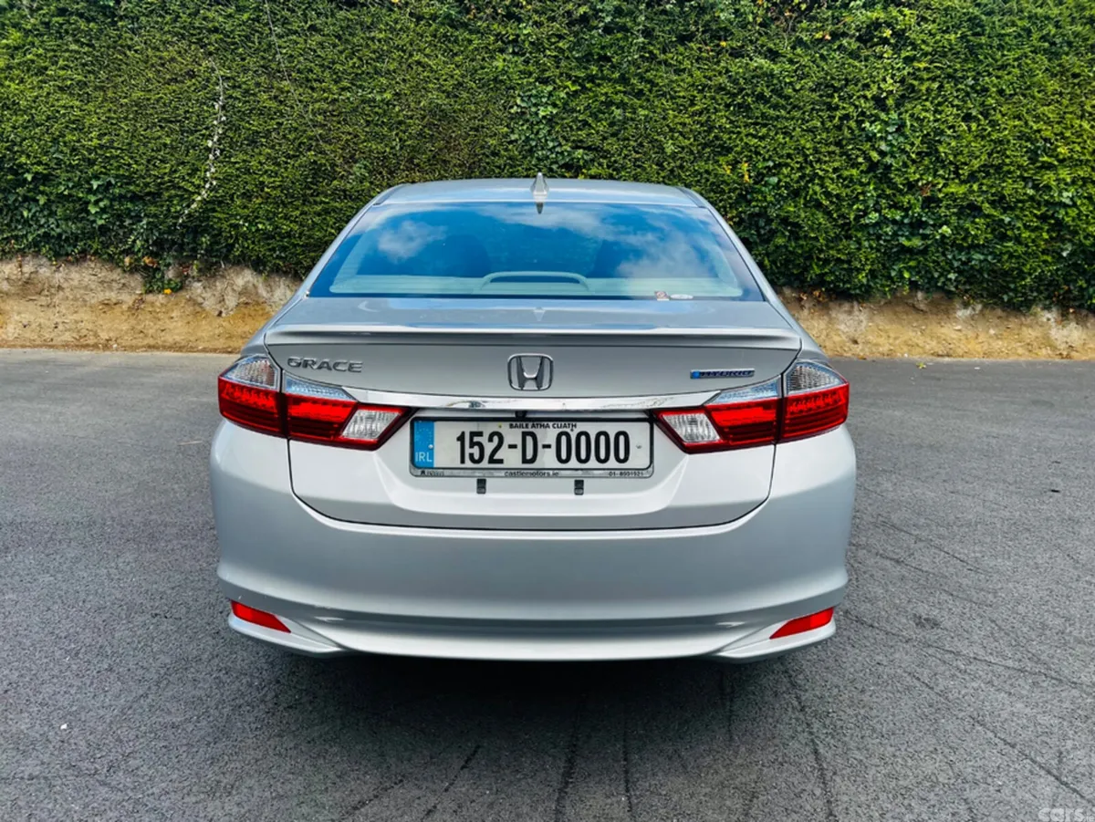 Honda Grace Saloon, Petrol Hybrid, 2015, Silver