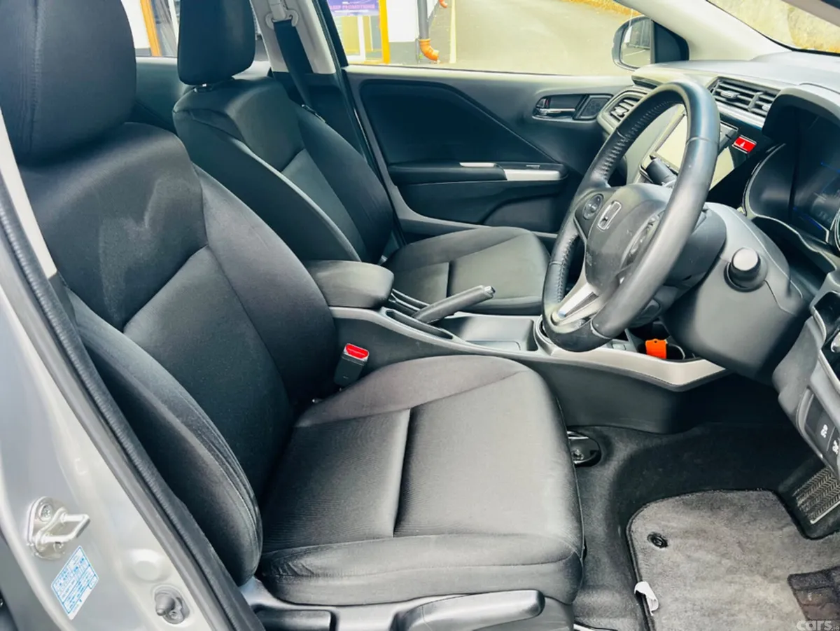 Honda Grace Saloon, Petrol Hybrid, 2015, Silver