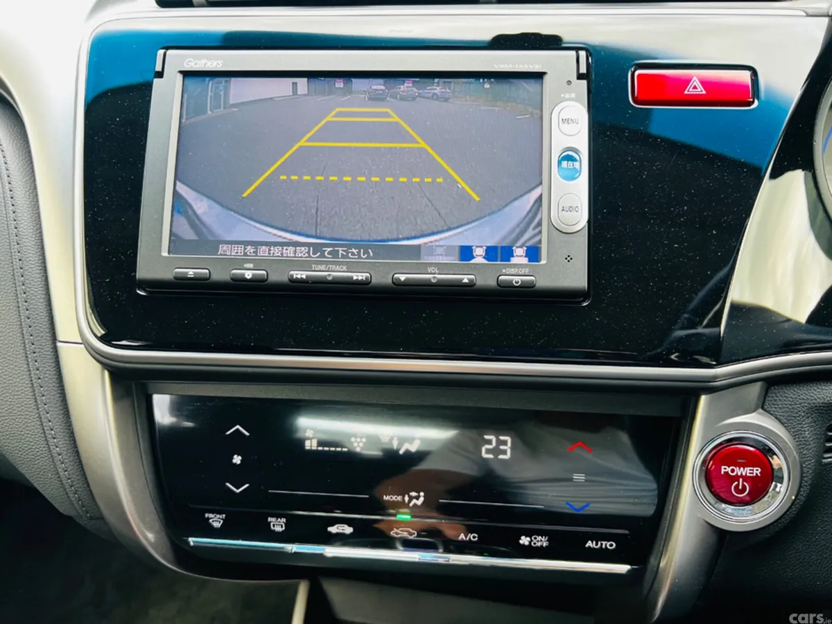 Honda Grace Saloon, Petrol Hybrid, 2015, Silver