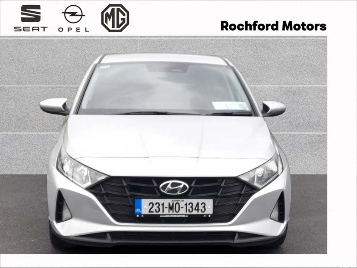 Hyundai i20 Hatchback, Petrol, 2023, Grey