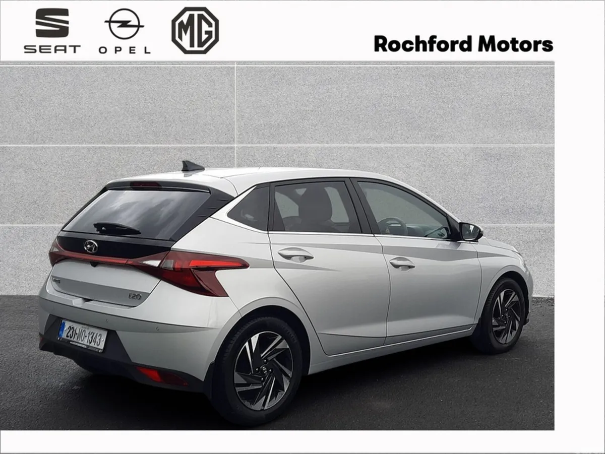 Hyundai i20 Hatchback, Petrol, 2023, Grey