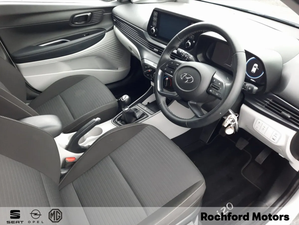Hyundai i20 Hatchback, Petrol, 2023, Grey