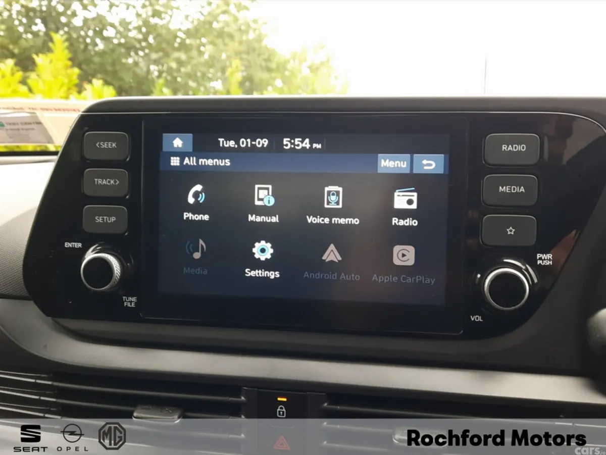 Hyundai i20 Hatchback, Petrol, 2023, Grey