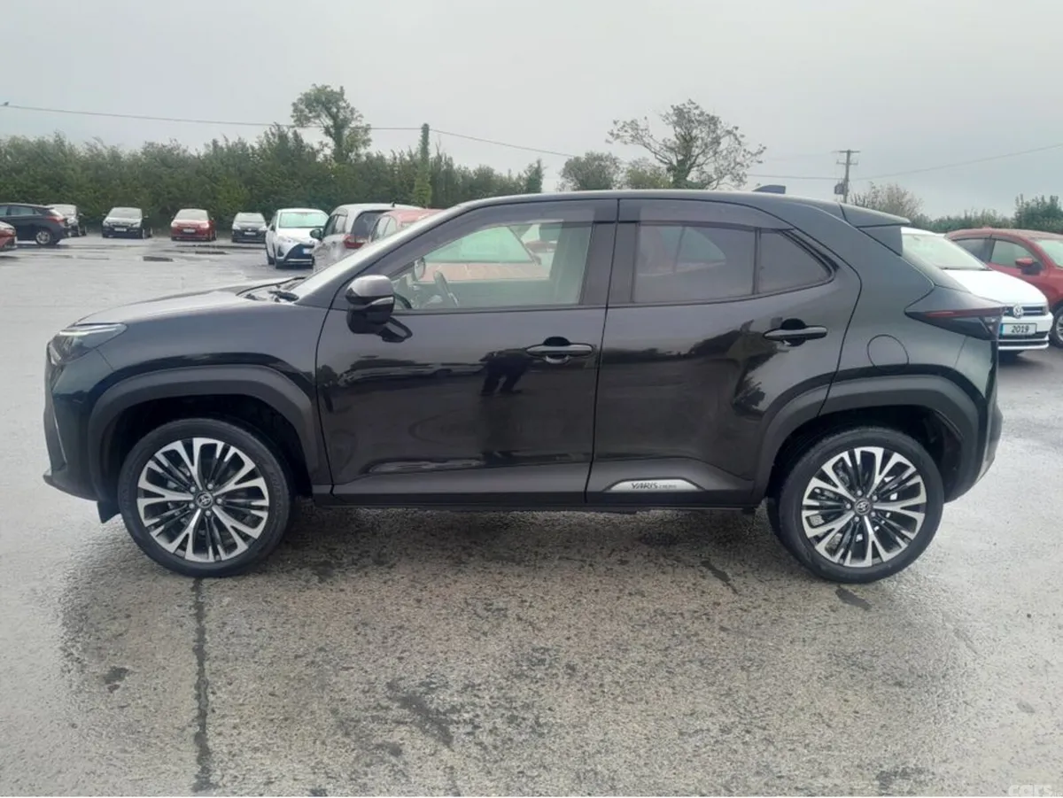 Toyota Yaris Cross SUV, Petrol Hybrid, 2023, Black