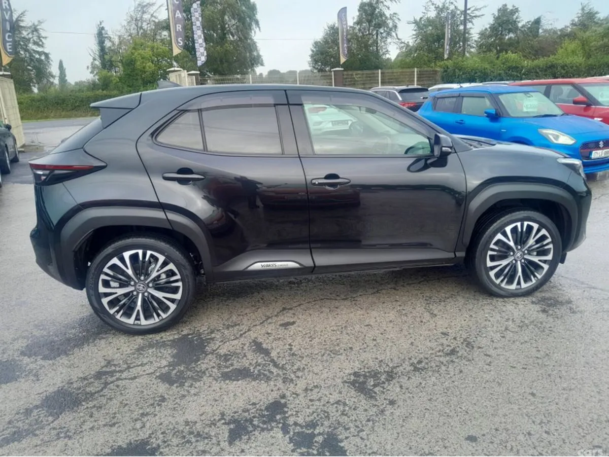 Toyota Yaris Cross SUV, Petrol Hybrid, 2023, Black
