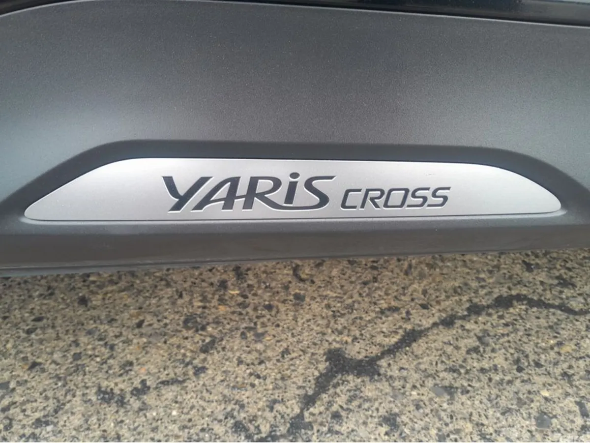 Toyota Yaris Cross SUV, Petrol Hybrid, 2023, Black