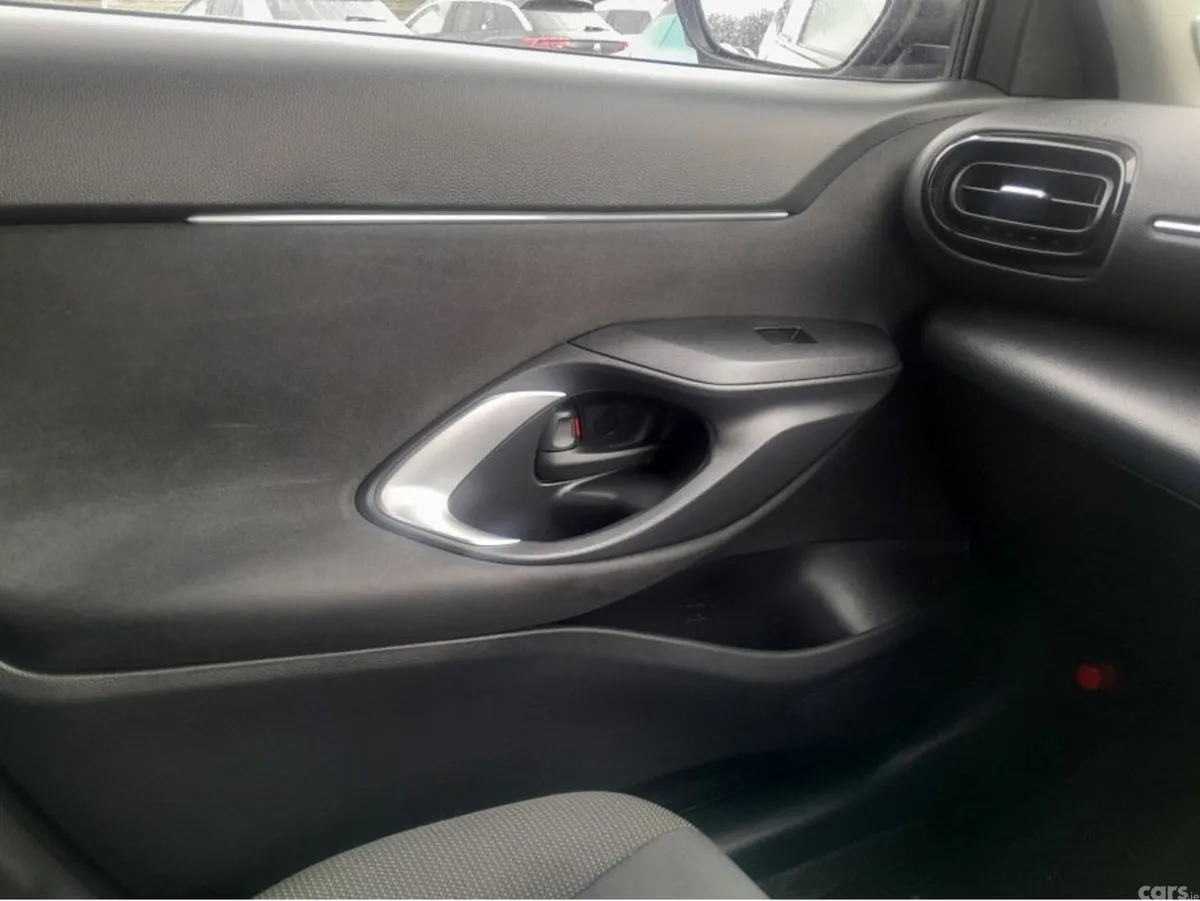 Toyota Yaris Cross SUV, Petrol Hybrid, 2023, Black