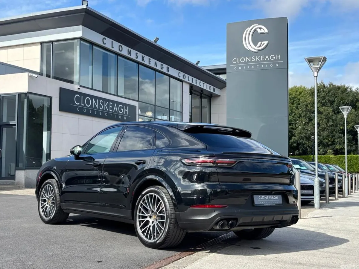 Porsche Cayenne SUV, Petrol Plug-in Hybrid, 2023, Black